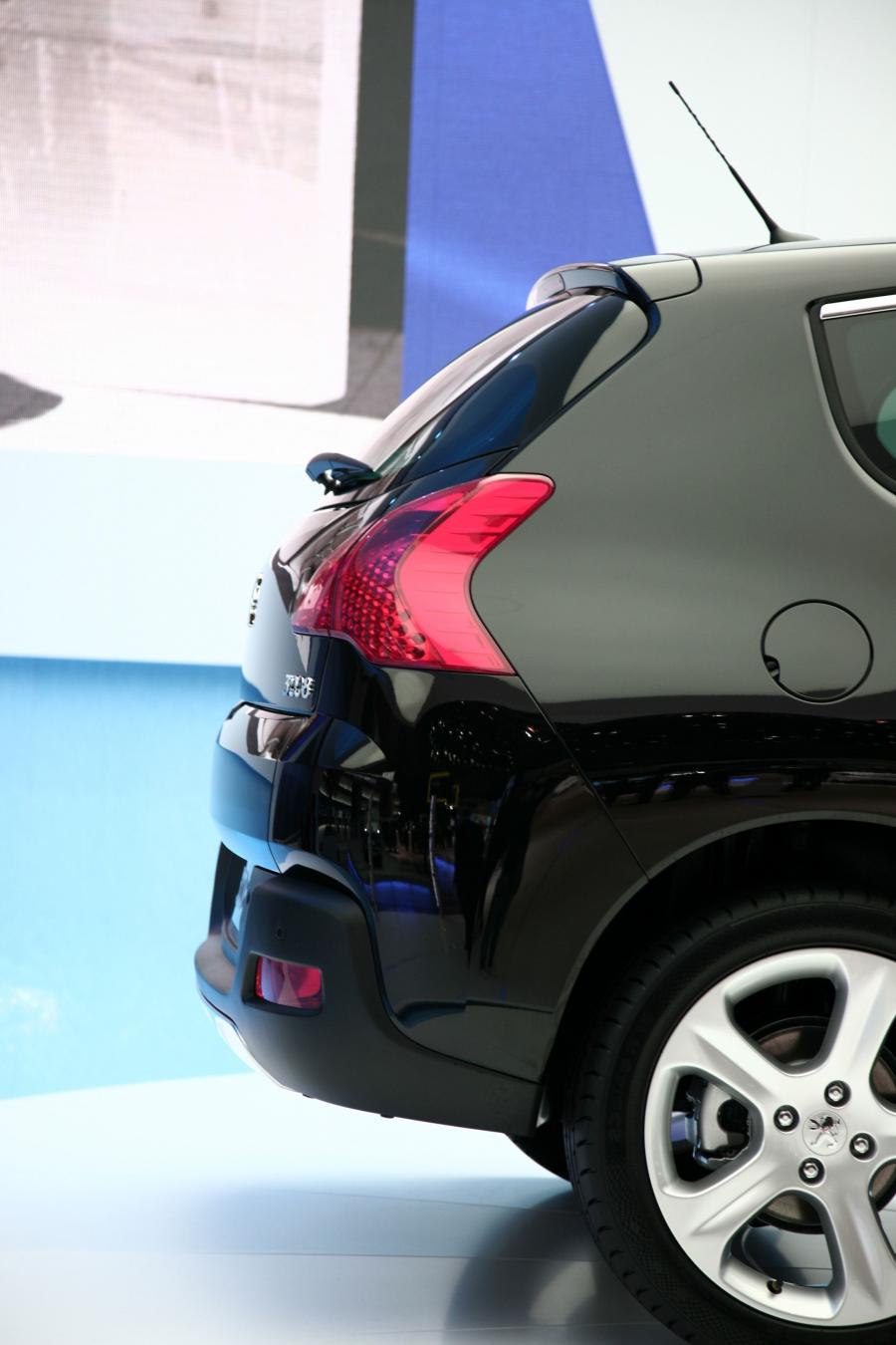  Peugeot 3008 2010 года  (фото 45 из 148)